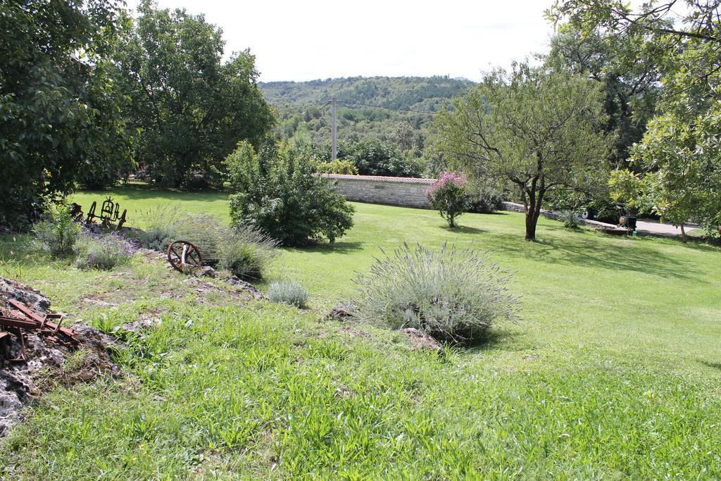 Apartments Mestri Groznjan Luaran gambar