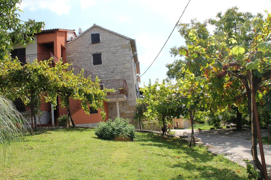 Apartments Mestri Groznjan Luaran gambar