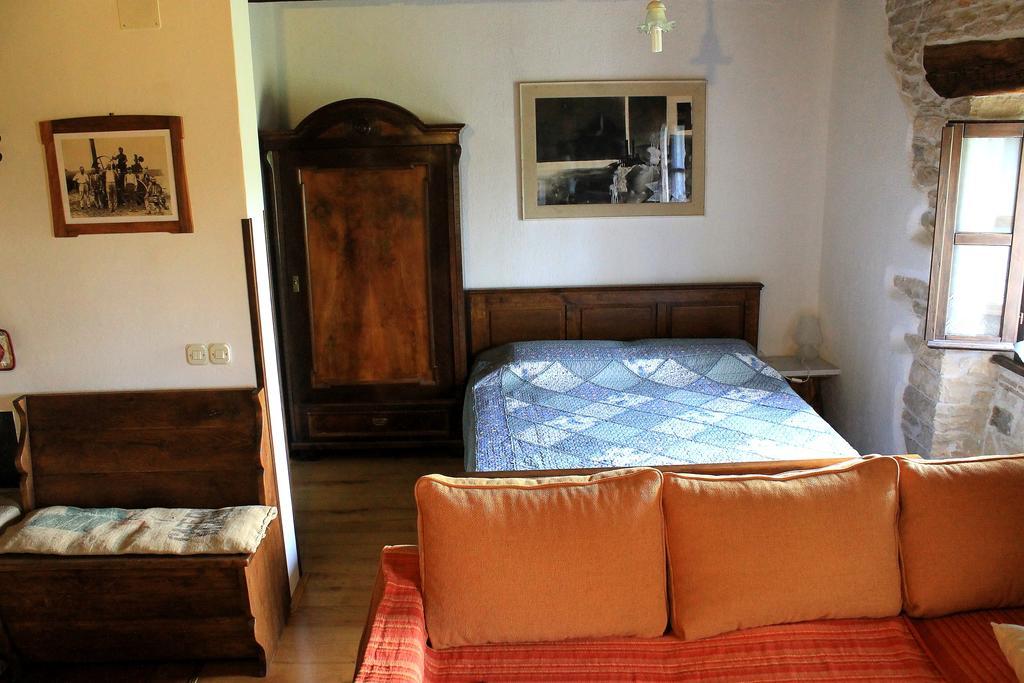 Apartments Mestri Groznjan Bilik gambar
