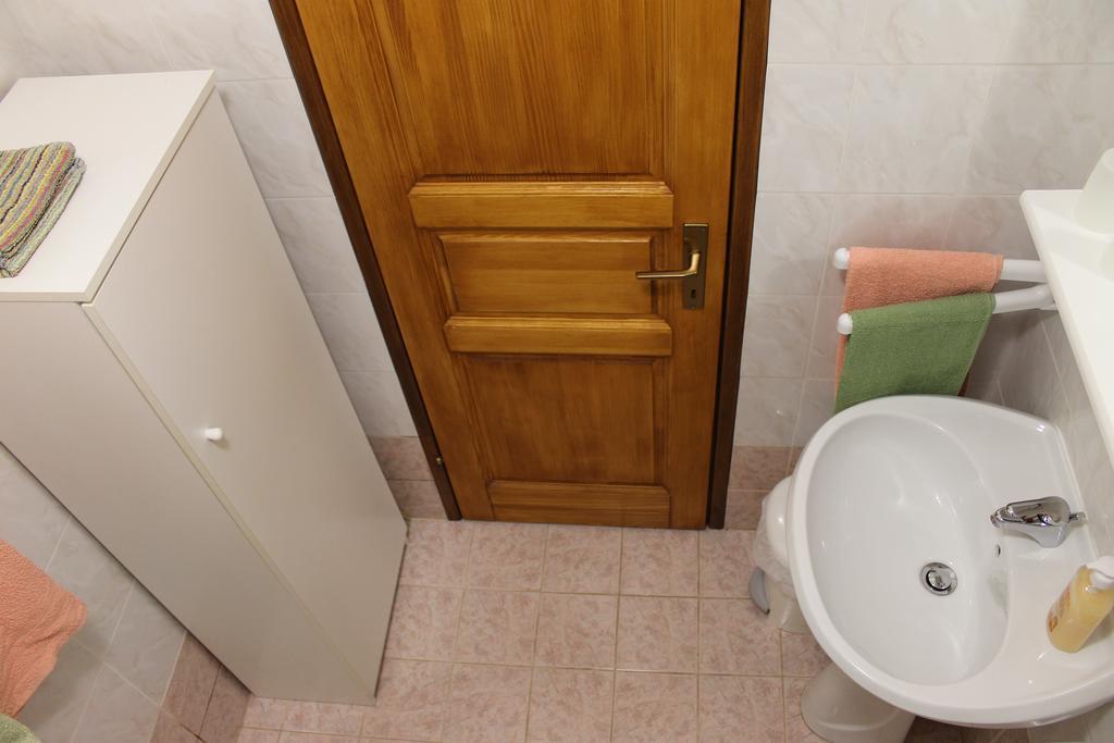 Apartments Mestri Groznjan Bilik gambar