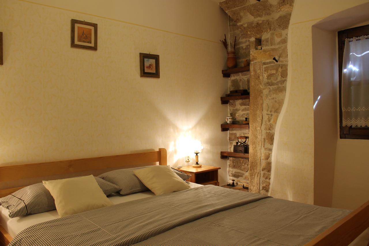 Apartments Mestri Groznjan Luaran gambar
